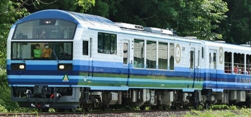 お座トロ展望車両