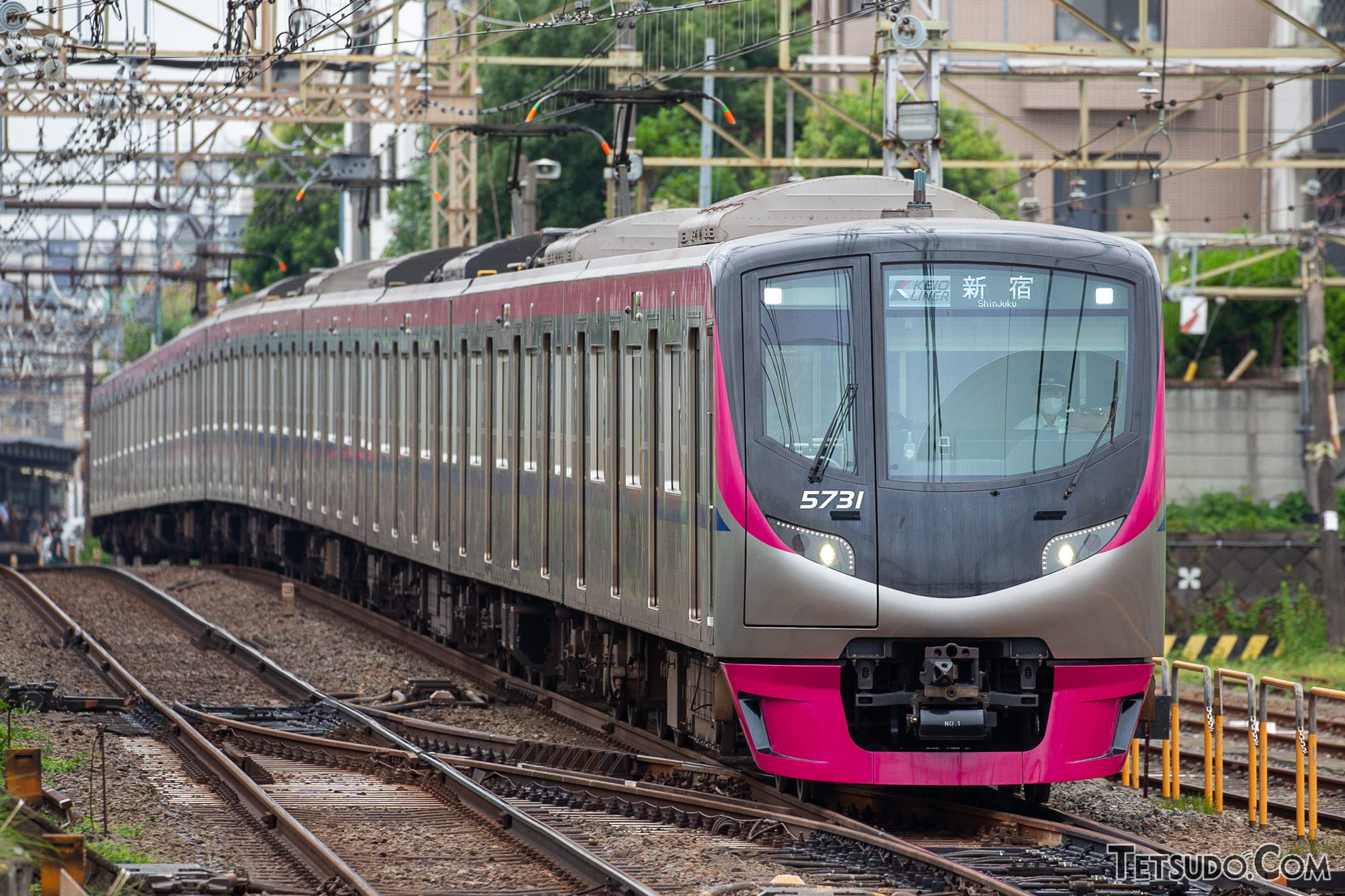 座席指定列車「京王ライナー」