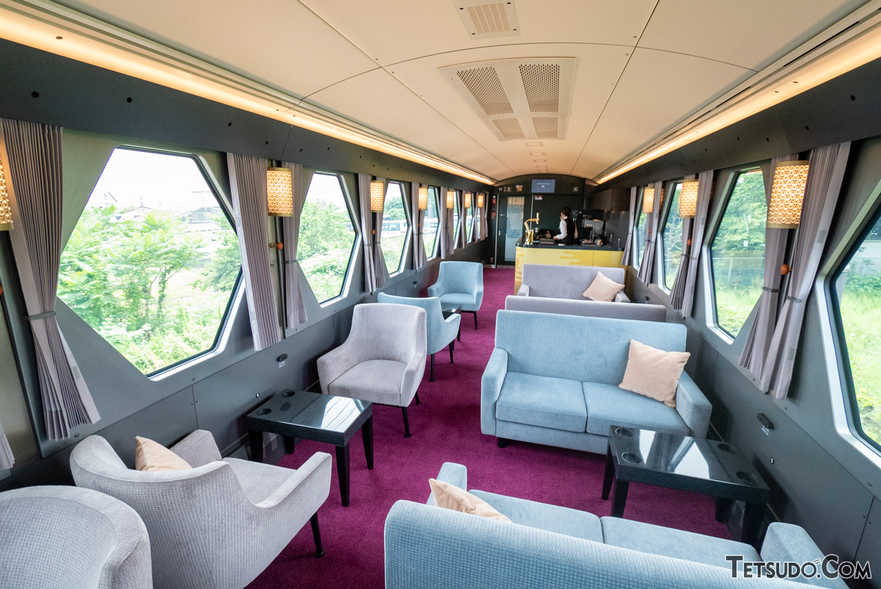 特急に抜かれる豪華特急」臨時で登場！ 東武が5月に臨時「スペーシアX