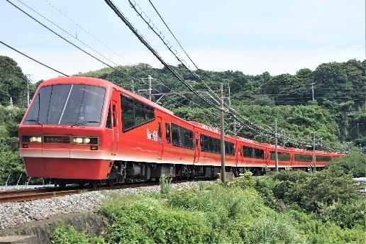 「リゾート21」の「キンメ電車」