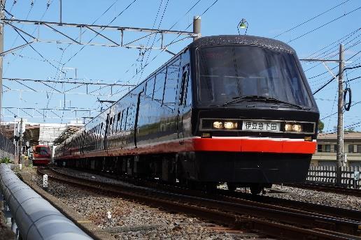 「リゾート21」の「黒船電車」