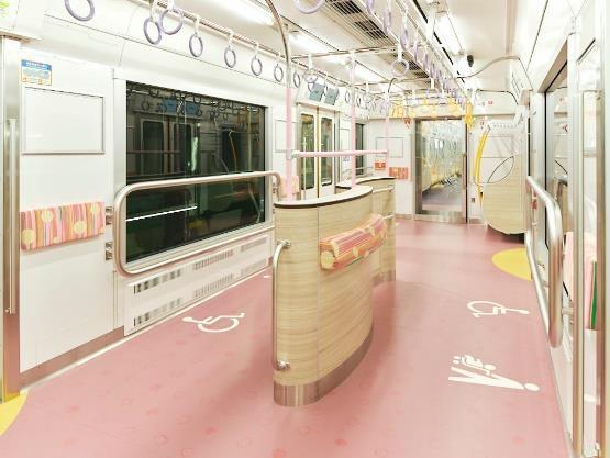 京王の新型「2000系」、1月末にデビュー 「大型フリースペース」の愛称