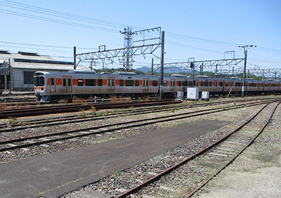 亀山駅 保守用車展示イベント（2025年12月6日） - 鉄道コム