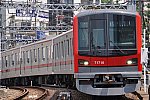 中目黒駅に到着する東武鉄道70000系