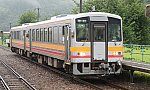 JR_West_KIHA-120_Series_Oito_Line