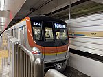 終点・新木場駅1番線に到着した東京メトロ有楽町線17002F(2021/4/4)