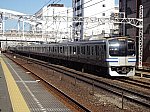 相鉄線平沼橋駅の横を通過する横須賀線E217系(15両編成)逗子行き(2021/2/28)