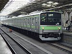 Yamanote_Line_205_series_set_30_Tabata_Station_20030202