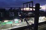 IMG_流山駅ホームをまたぐ架線柱