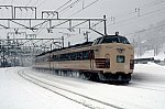 P289 1986.01.10 013 485系9B 新雪 岩原スキー場前^越後中里