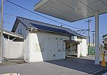 JR_Tsurumi_Line_Shin-Shibaura_Station_building