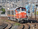 岡山へ転属するキハ120系300番台2両の配給輸送　岸辺駅にて