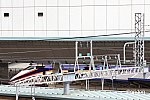 都会に溶け込むその造形・E3系とE233系