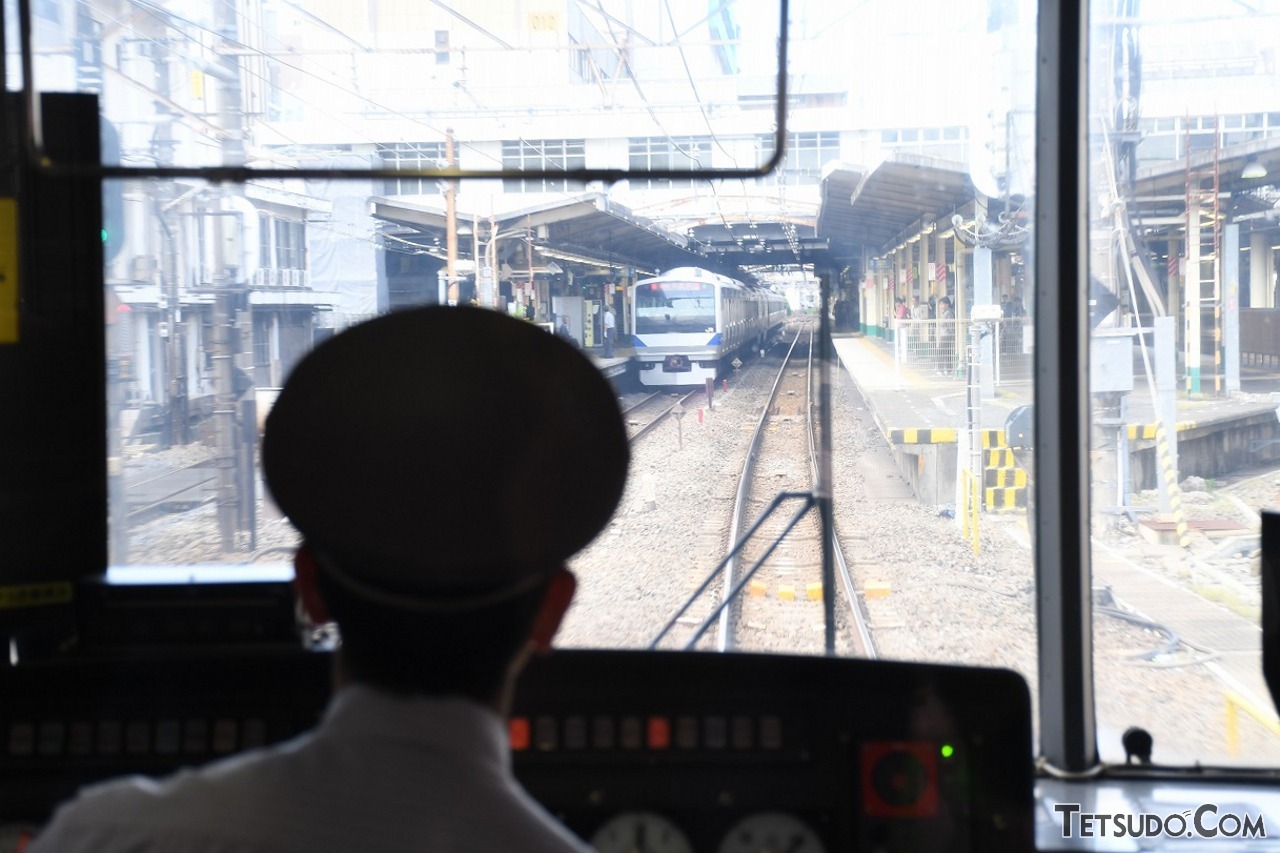午前中に訪れた松戸駅を通過