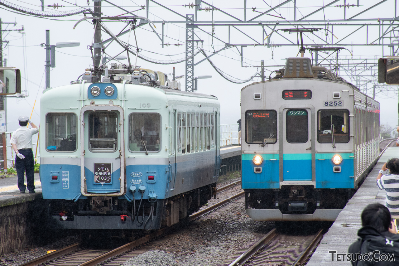 ハワイアンブルーのレトロな車両、伊豆急行100系が2度目の引退 - 鉄道コム