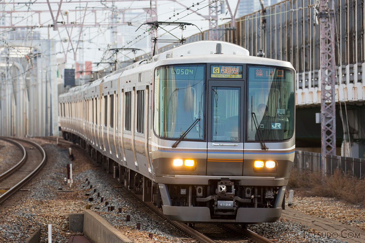 JR宝塚線の快速と「丹波路快速」は、日中時間帯は宝塚以遠で各駅に停車する「区間快速」に変更されます