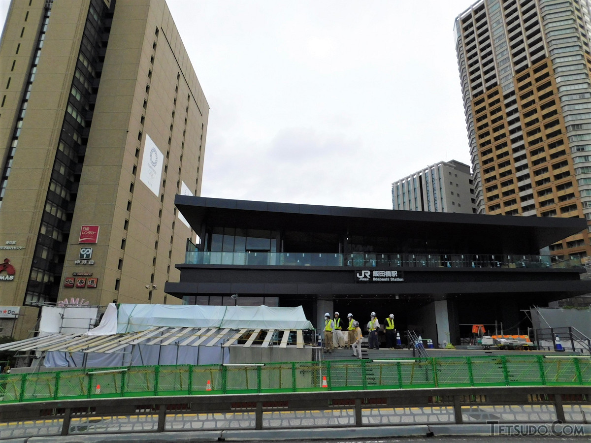 カーブから直線へ 進化した飯田橋駅ホーム 2 2ページ 鉄道コム
