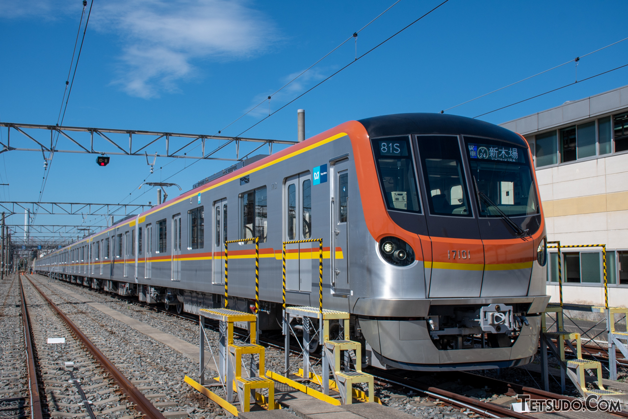 有楽町線・副都心線の新型車両、東京メトロ「17000系」がお披露目