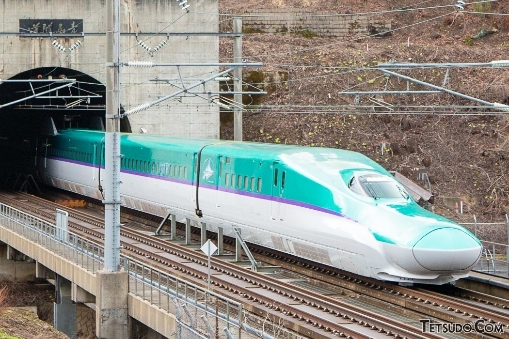 青函トンネルを通る北海道新幹線。通常時は最高速度160キロで運転されています