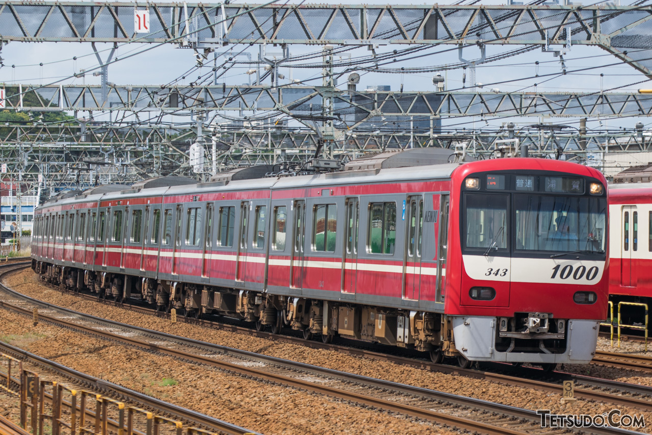 快特や「ウィング号」から普通列車まで、幅広く活躍する1000形