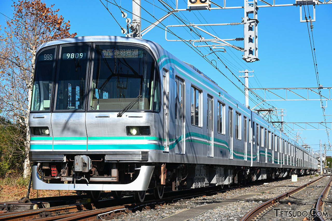 東京メトロの「同形式なのに別物」な中間車ふたたび! 9000系8連 東京メトロの「同形式なのに別物」な中間車ふたたび! 9000系8連
