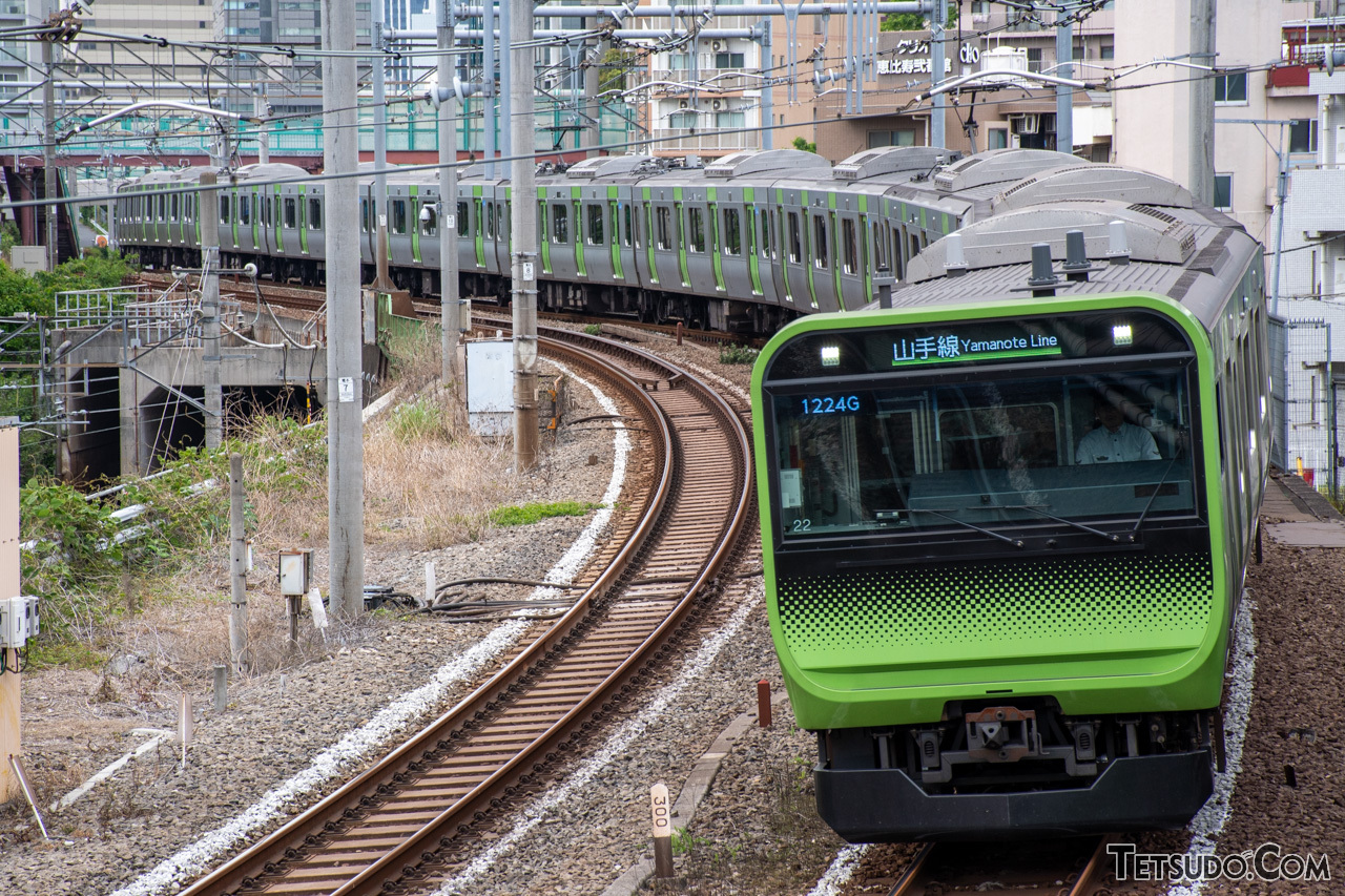 東京の主要路線の一つ、山手線