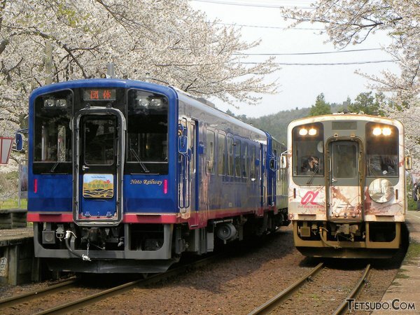 能登半島地震で被災したのと鉄道。全線復旧までには3か月以上を要しました（2015年撮影、Boeing 787さんの鉄道コム投稿写真）