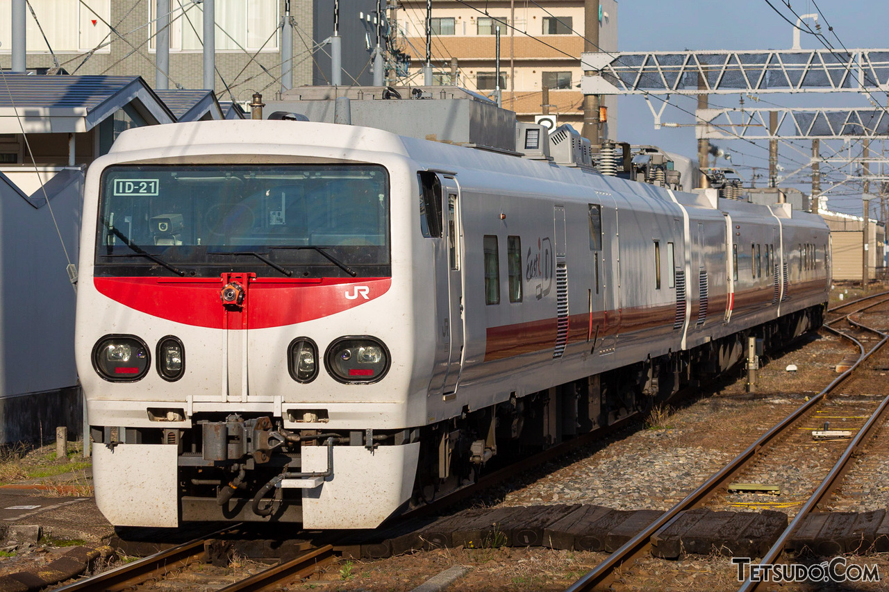 JR東日本の在来線用検測車両、キヤE193系「East i-D」。こちらは気動車バージョンですが、電車バージョンのE491系「East i-E」も見た目はほぼ同じです