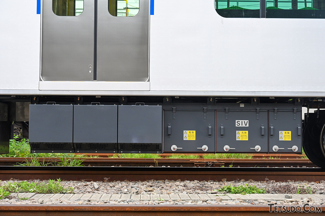 3号車に搭載されている補助電源装置(SIV)