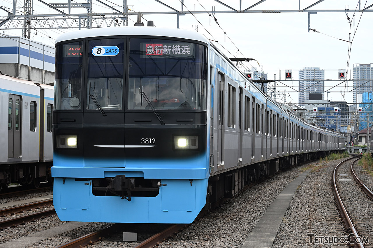 東急3000系リニューアル車がお披露目 「最新型車両」風の外観・内装に、どう変わった? - 鉄道コム
