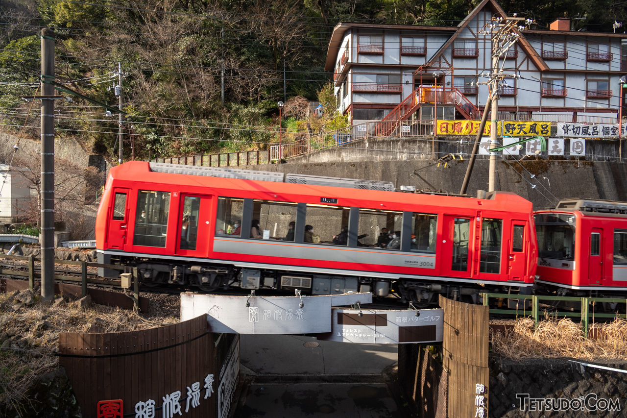 小田急の「赤い1000形」が登場！ 「3年前に消滅」も復活した理由とは