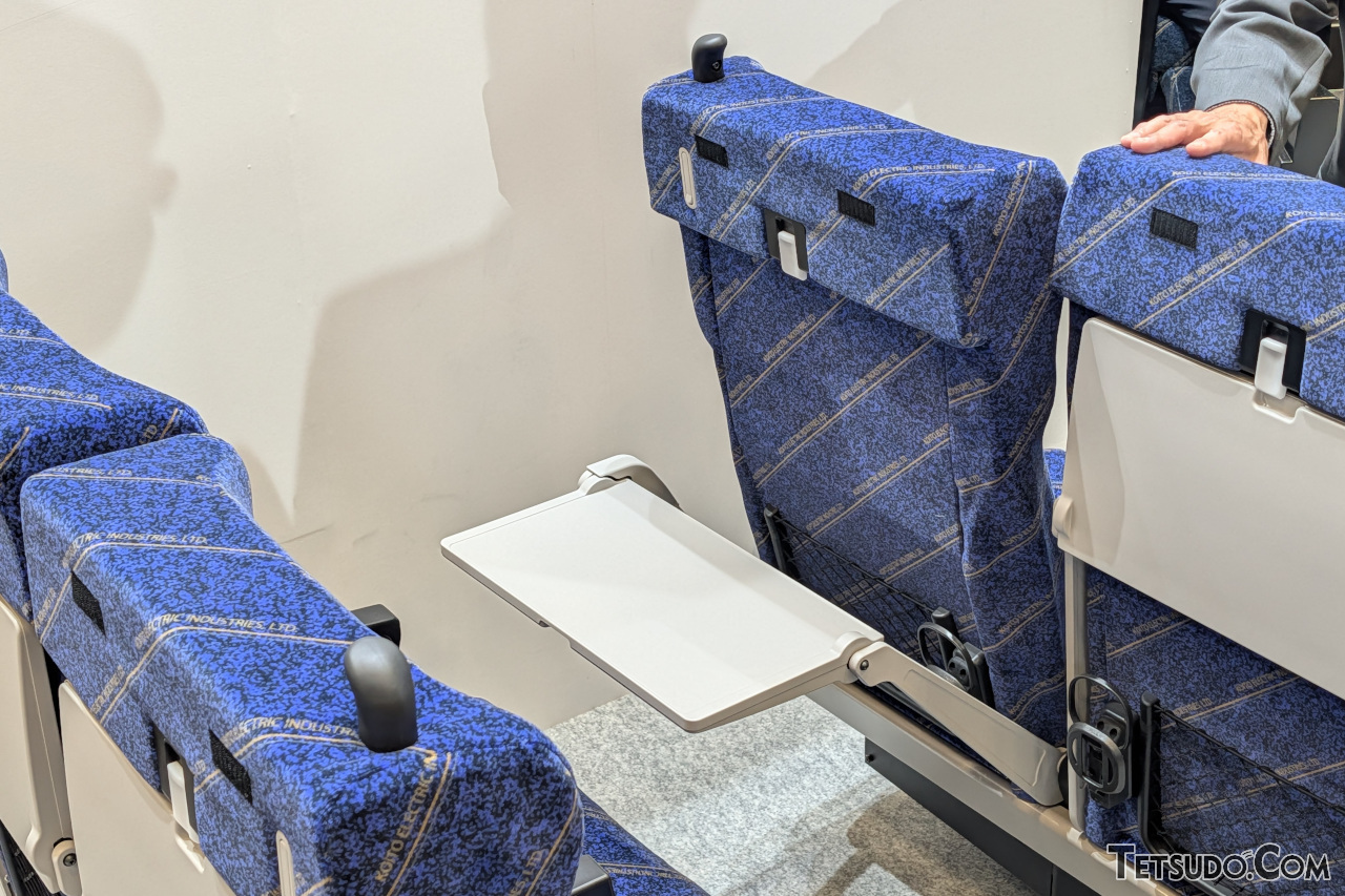 テーブルを自動収納！ 予約なしでは座れません!? コイトが提案する新た