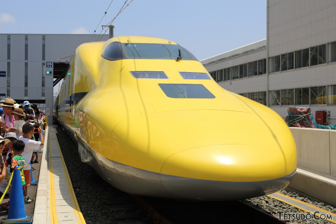 走り続けた「人気車両」の引退、消えた社名、「万博対応」も――鉄道業界