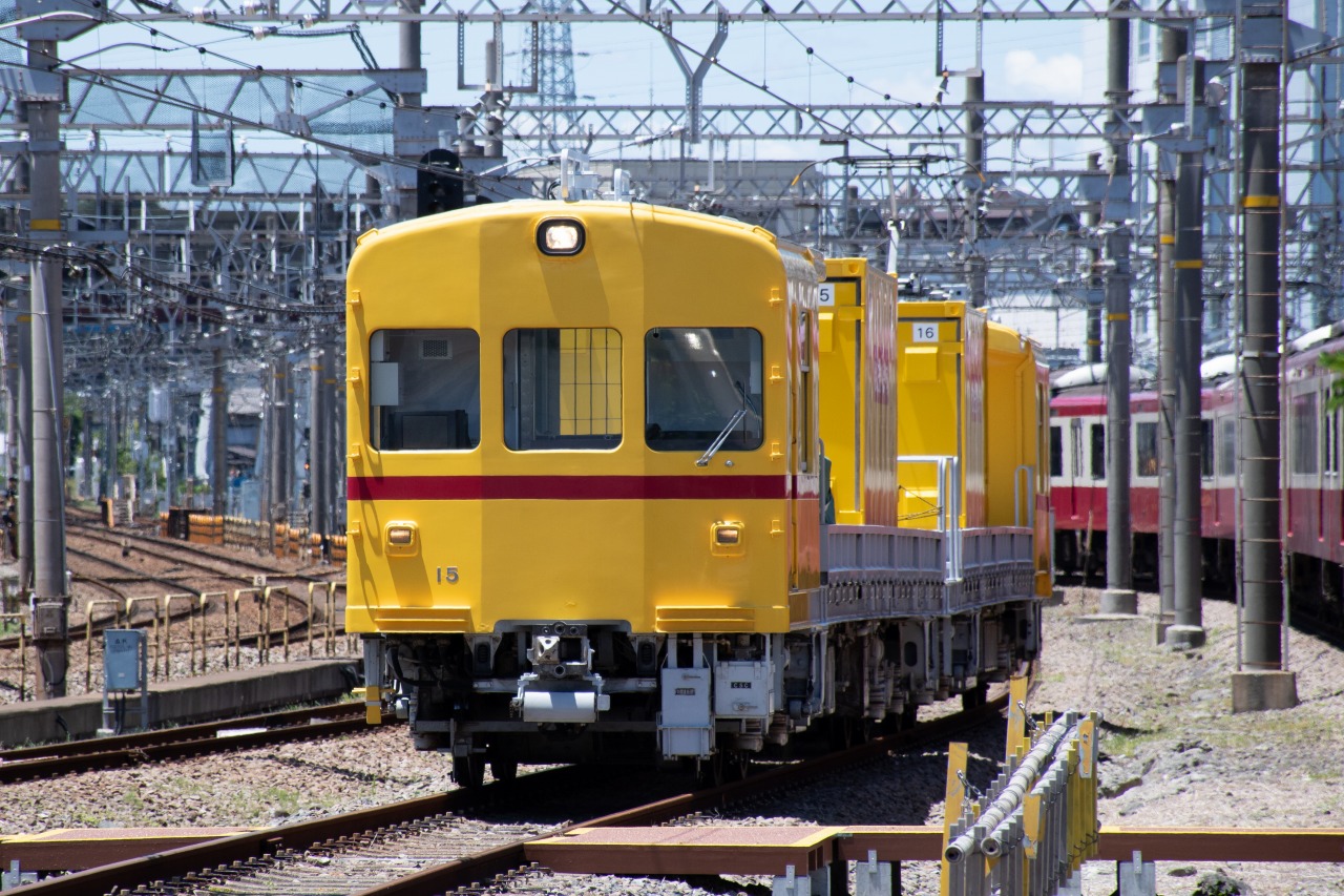 デト15+16。救援資材コンテナを搭載した救援用の車両だ。