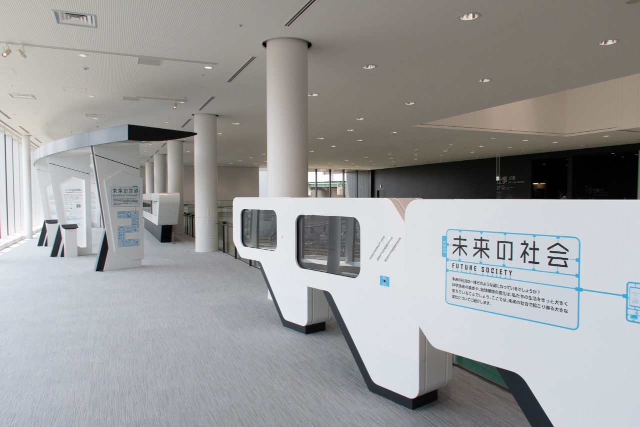 創造型ミュージアムと位置付ける未来ステーション。大きな展示物は無いですが、未来を体験し、考えることができるブースです