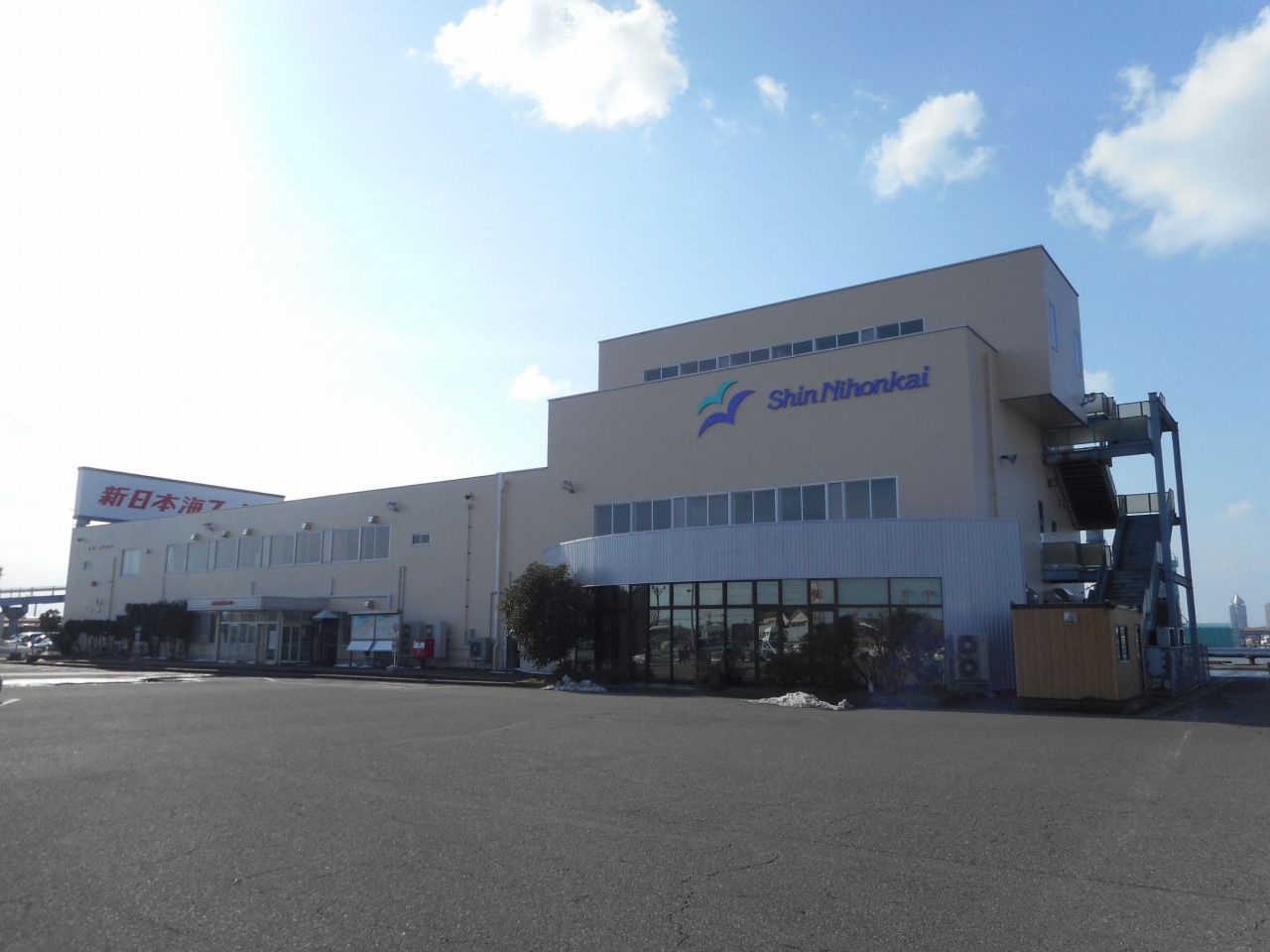 新潟フェリーターミナル(提供:新日本海フェリー)