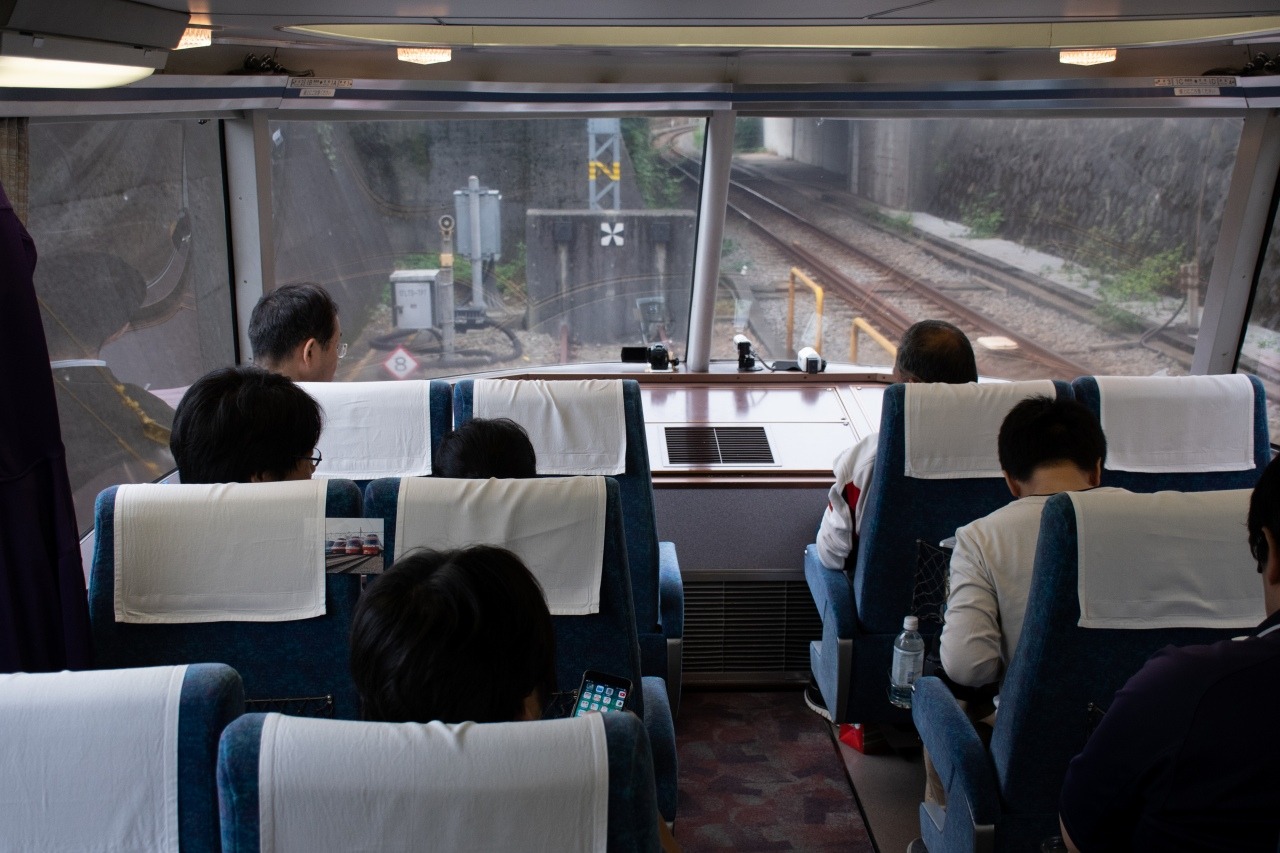 小田原駅の引込線に入線。右側の箱根登山鉄道線と異なり、こちらの線路に営業列車が入線するのは貴重です